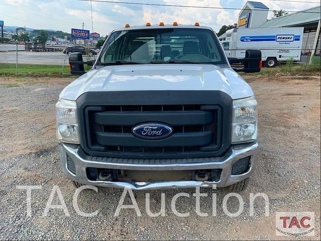 Image of Ford F-350 equipment image 1