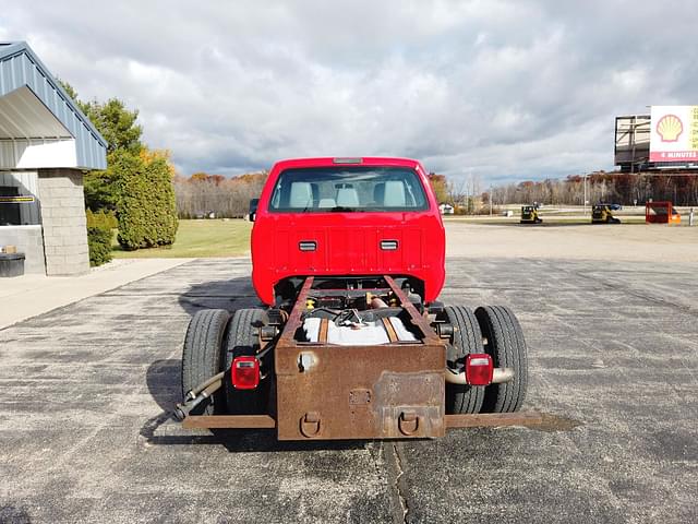 Image of Ford F-250 equipment image 3