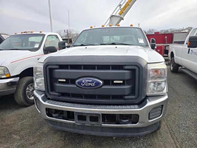 Image of Ford F-350 equipment image 1