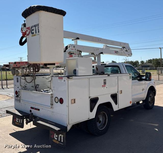 Image of Ford F-350 equipment image 4