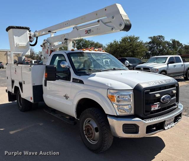 Image of Ford F-350 equipment image 2