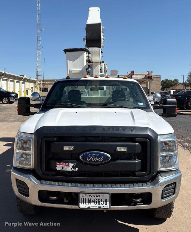 Image of Ford F-350 equipment image 1