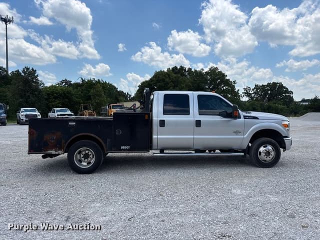 Image of Ford F-350 equipment image 3