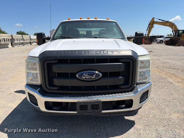 Image of Ford F-350 equipment image 1
