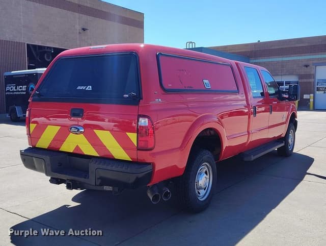 Image of Ford F-350 equipment image 4