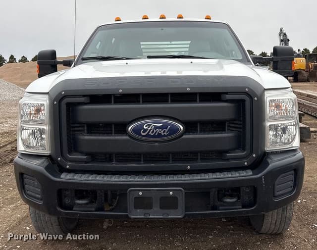 Image of Ford F-350 equipment image 1