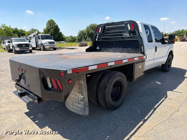 Image of Ford F-350 equipment image 4