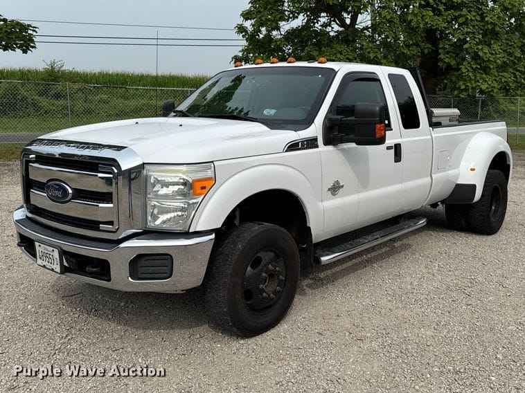 2016 Ford F-350 Equipment Image0