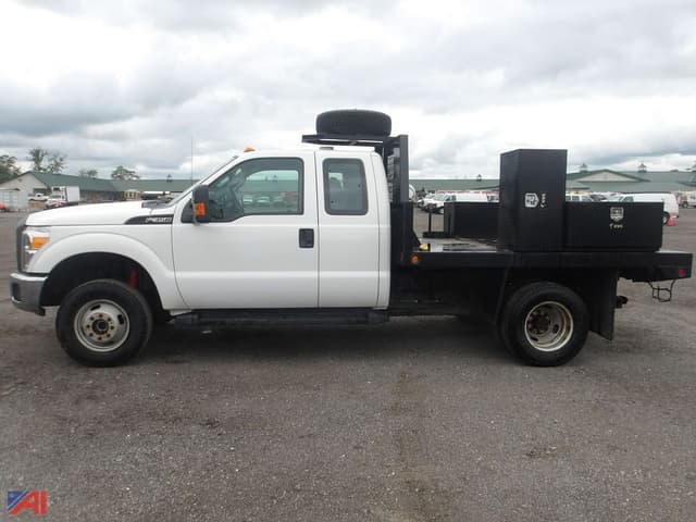 Image of Ford F-350 equipment image 1