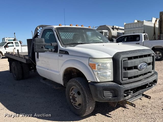 Image of Ford F-350 equipment image 2