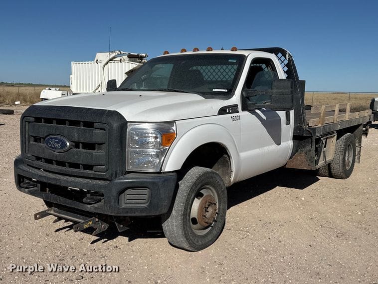 2016 Ford F-350 Equipment Image0