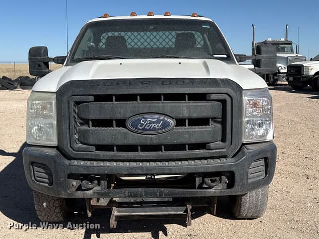 Image of Ford F-350 equipment image 1