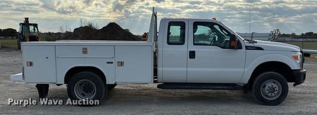 Image of Ford F-350 equipment image 3