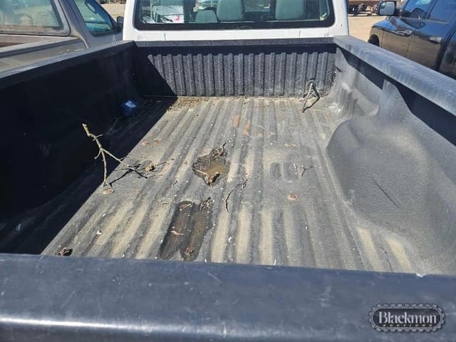 Image of Ford F-350 equipment image 3