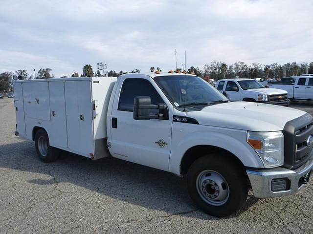 Image of Ford F-350 equipment image 1