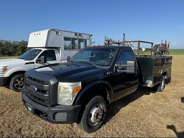 Image of Ford F-350 equipment image 1