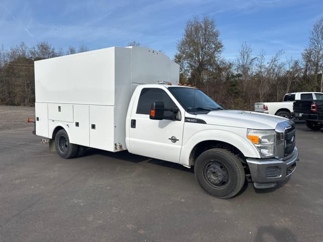 Image of Ford F-350 equipment image 1