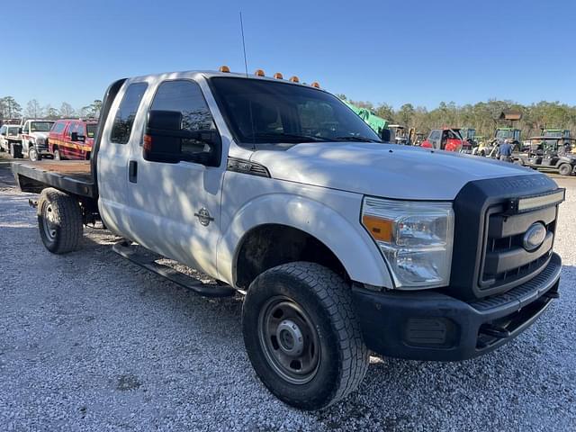 Image of Ford F-350 equipment image 3