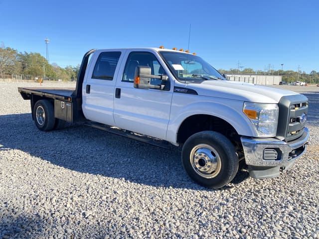 Image of Ford F-350 equipment image 3