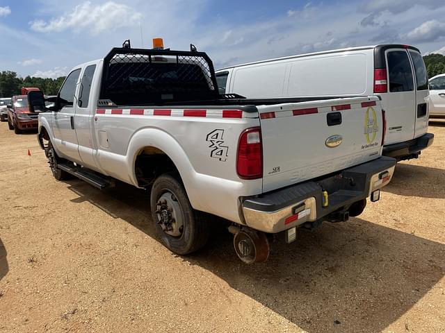 Image of Ford F-350 equipment image 1