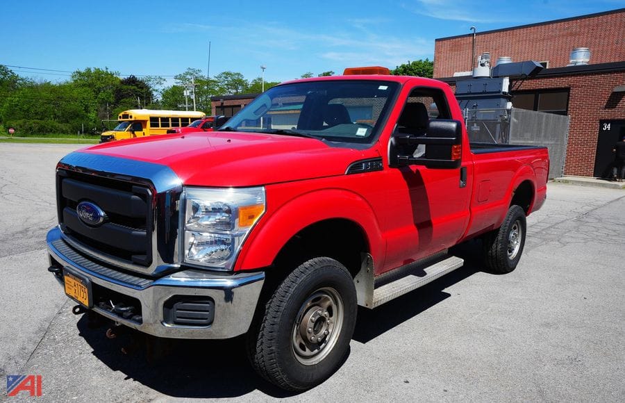 2016 Ford F-350 Equipment Image0