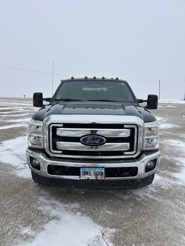 Image of Ford F-350 equipment image 1