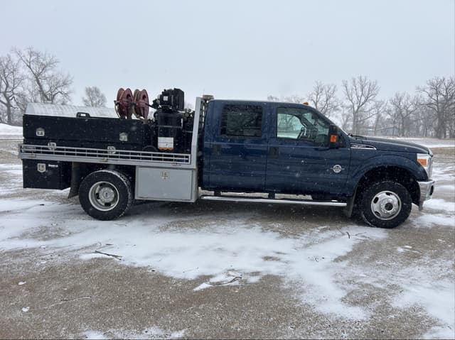 Image of Ford F-350 equipment image 3