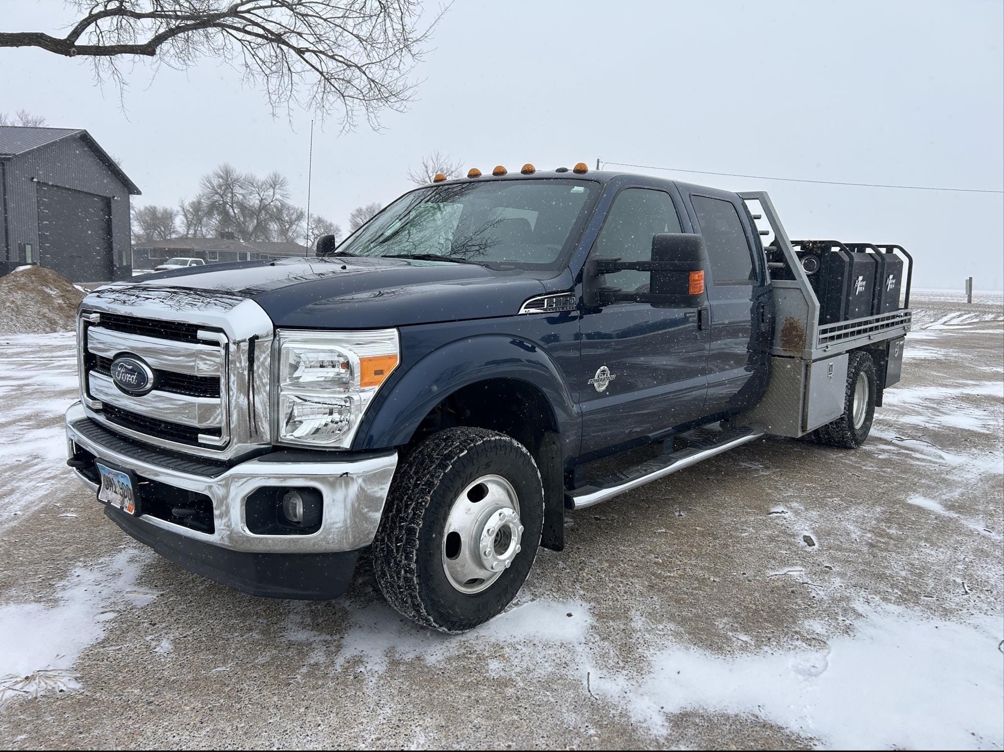 2016 Ford F-350 Equipment Image0