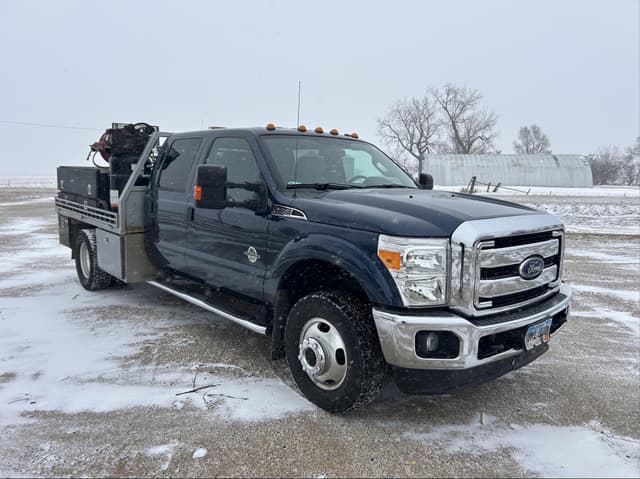Image of Ford F-350 equipment image 2