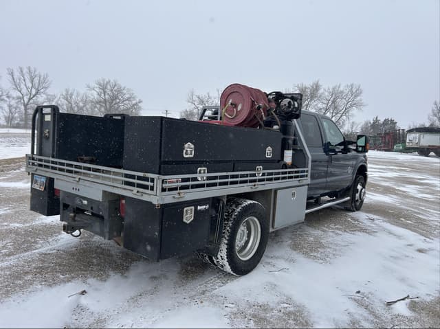 Image of Ford F-350 equipment image 4
