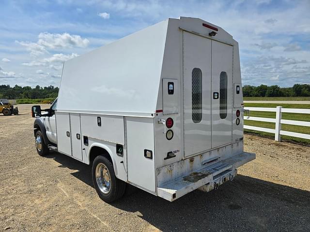 Image of Ford F-450 equipment image 3