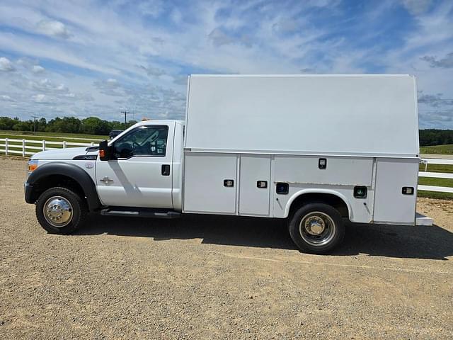 Image of Ford F-450 equipment image 2