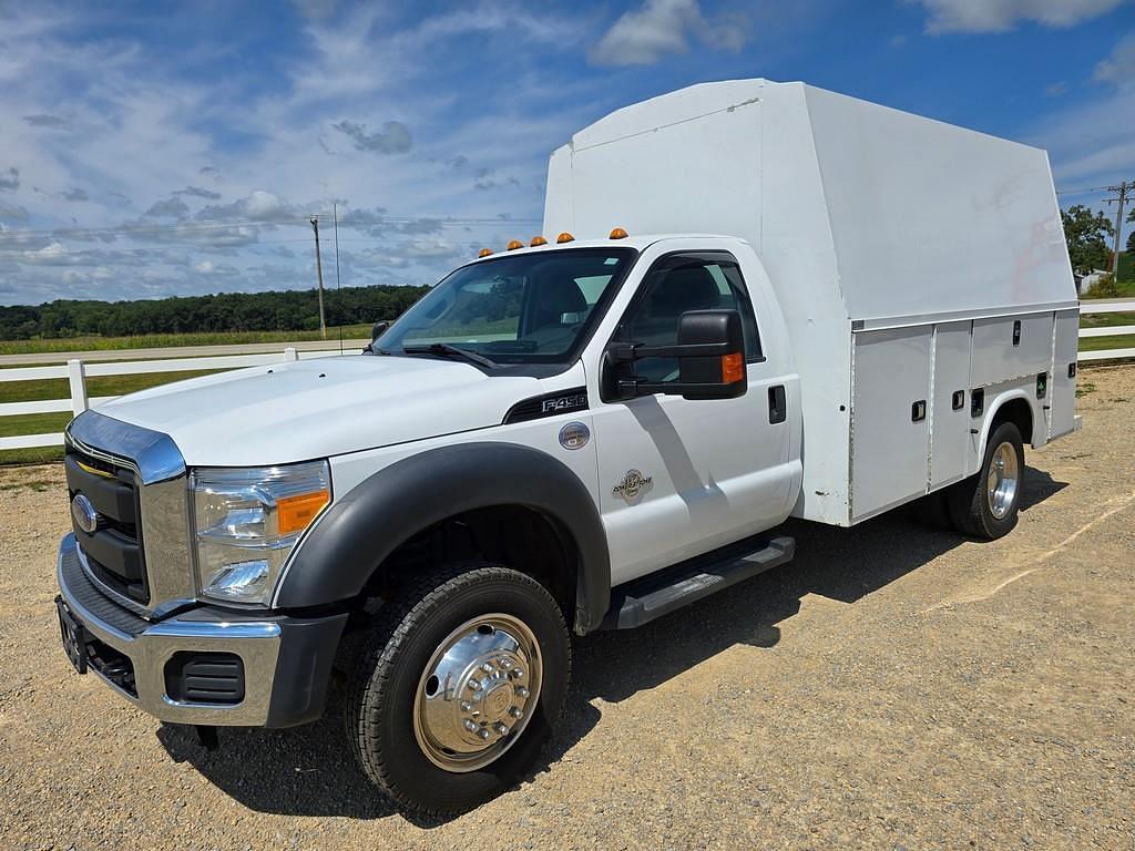 Image of Ford F-450 Primary image