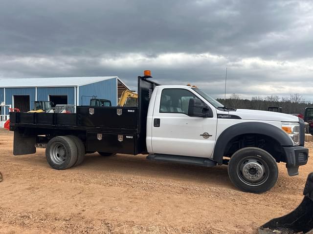 Image of Ford F-450 equipment image 2