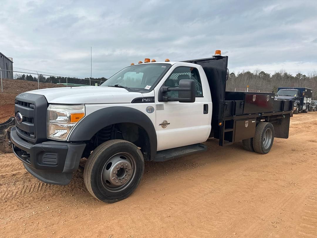 Image of Ford F-450 Primary image