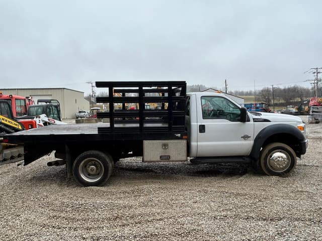 Image of Ford F-450 equipment image 4