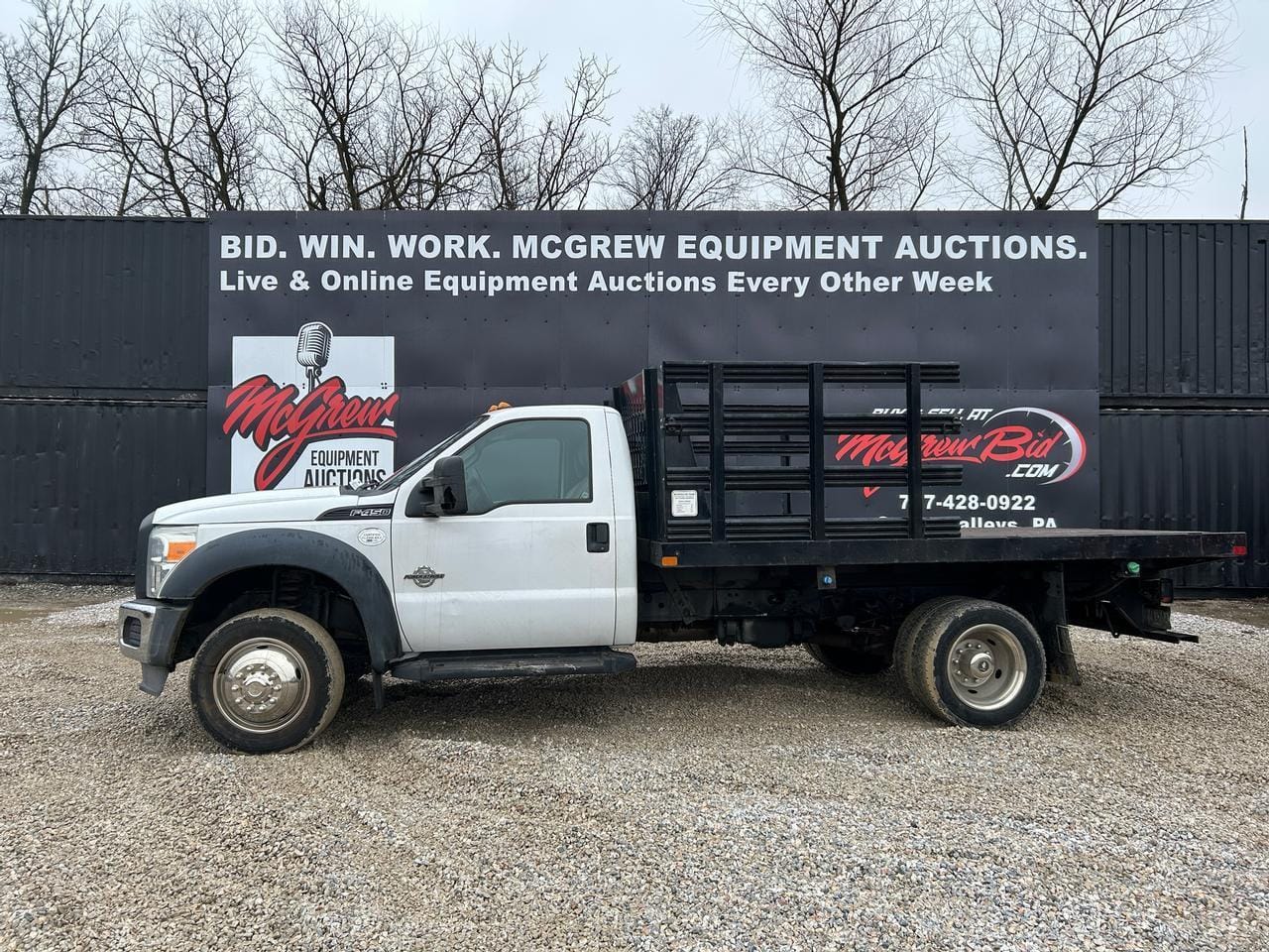 2016 Ford F-450 Equipment Image0