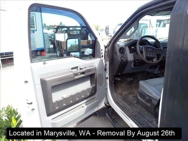 Image of Ford F-450 equipment image 4