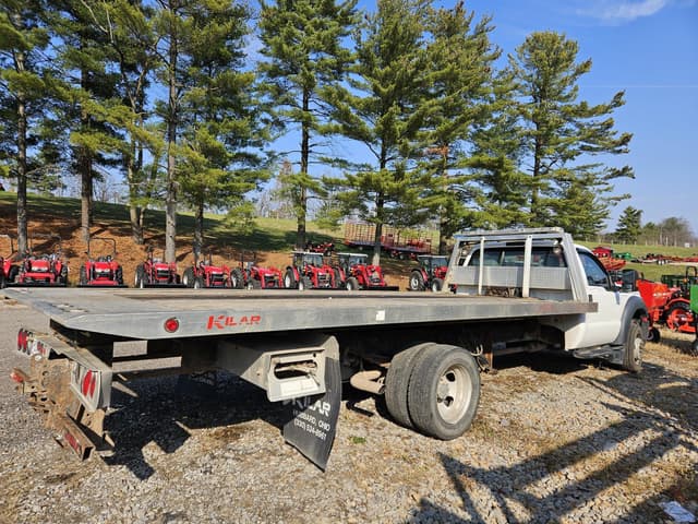 Image of Ford F-450 equipment image 4