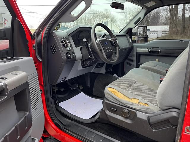 Image of Ford F-450 equipment image 2