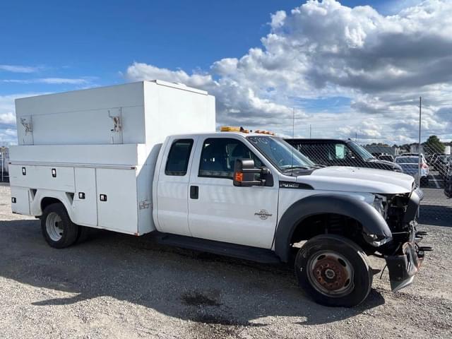 Image of Ford F-450 equipment image 3
