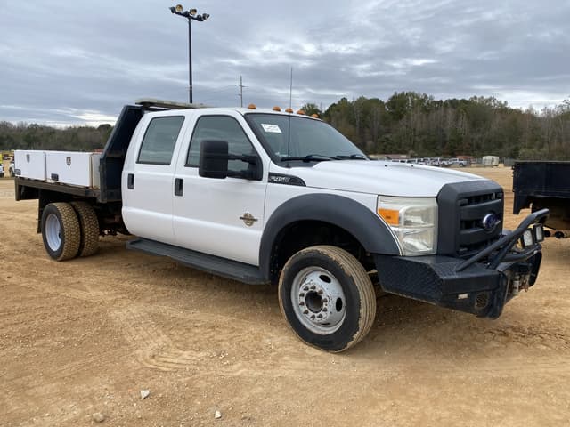 Image of Ford F-450 equipment image 3