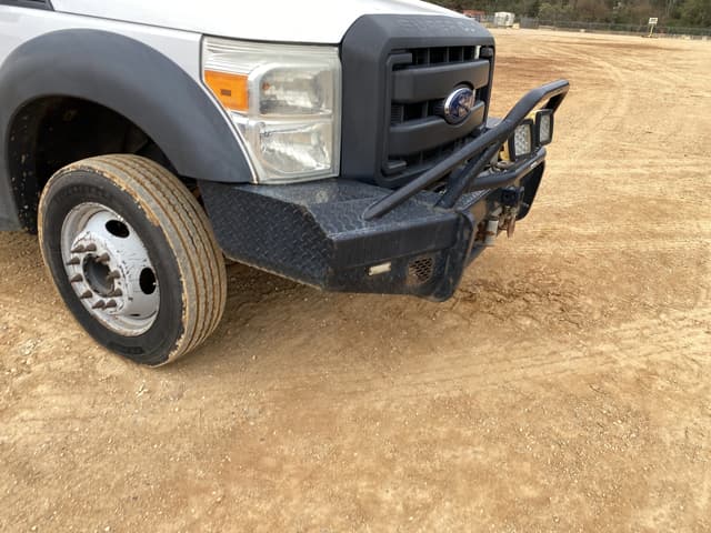 Image of Ford F-450 equipment image 4