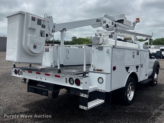 Image of Ford F-450 equipment image 4