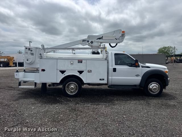 Image of Ford F-450 equipment image 3
