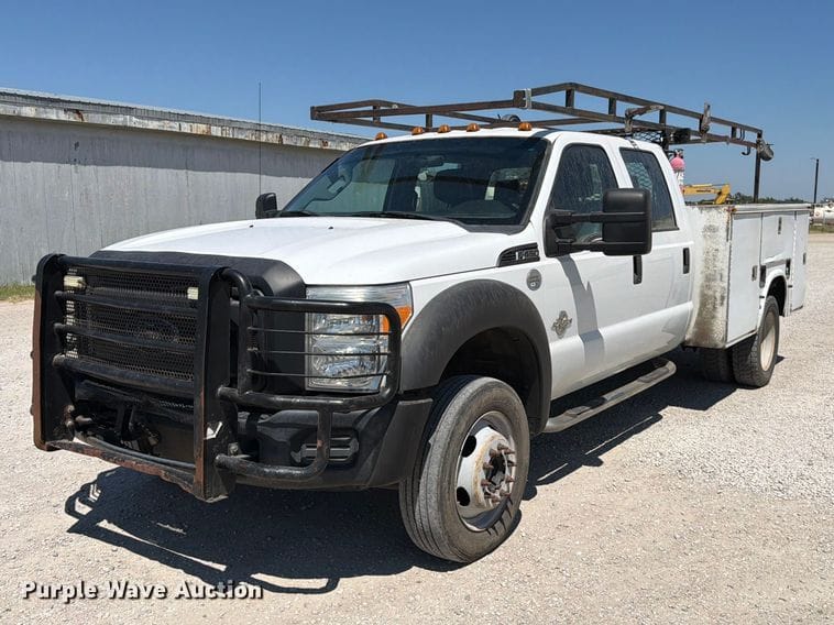 2016 Ford F-450 Equipment Image0
