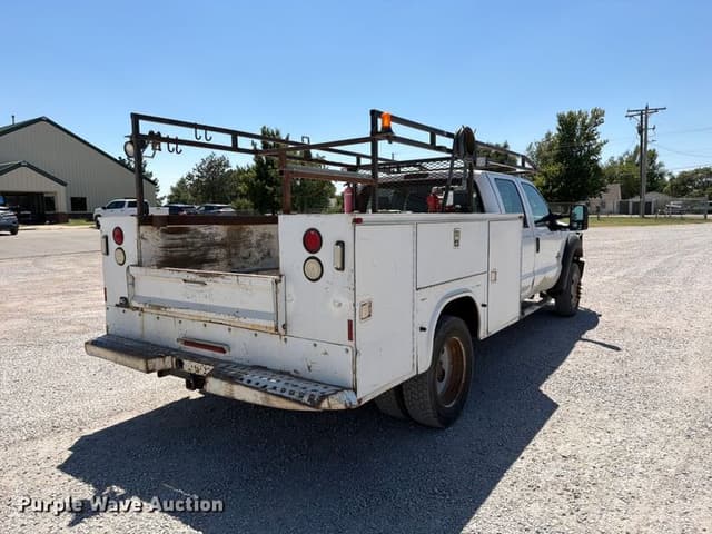 Image of Ford F-450 equipment image 4
