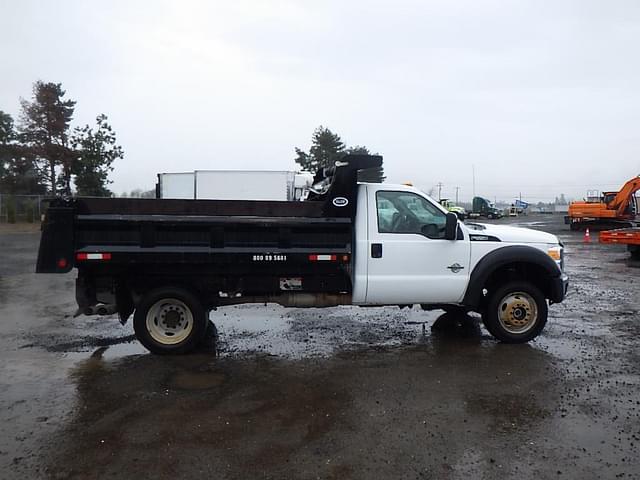 Image of Ford F-550 equipment image 2