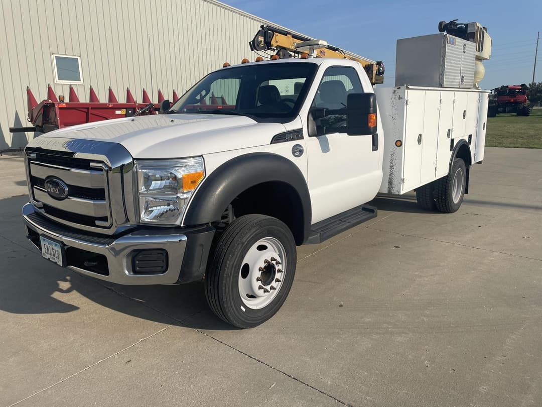 Image of Ford F-550 Primary image