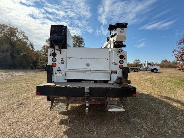 Image of Ford F-550 equipment image 4